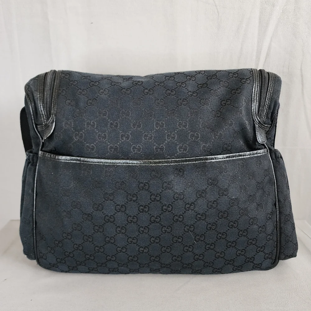 ✨️GUCCI GG Canvas Diaper Messenger Bag